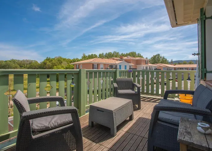 T3 Au Calme Avec Terrasse Appartement *